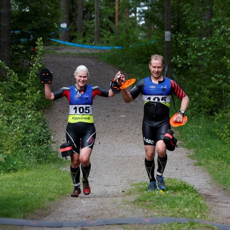 Kuva raportille Marjukka ja Tero Pikonlinnan Swimrunissa