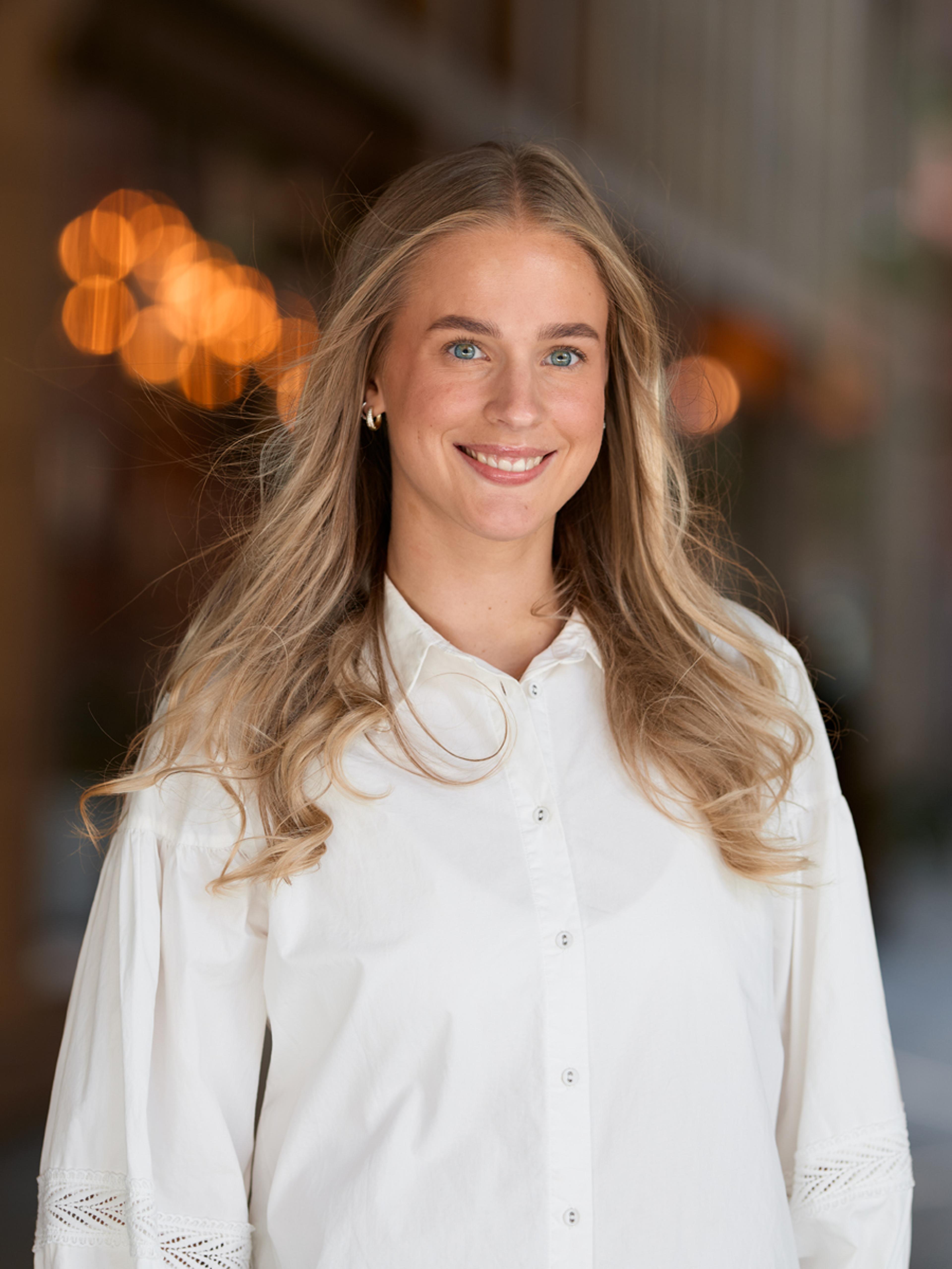 Portrettbilde av Nora Elholm-Hansen