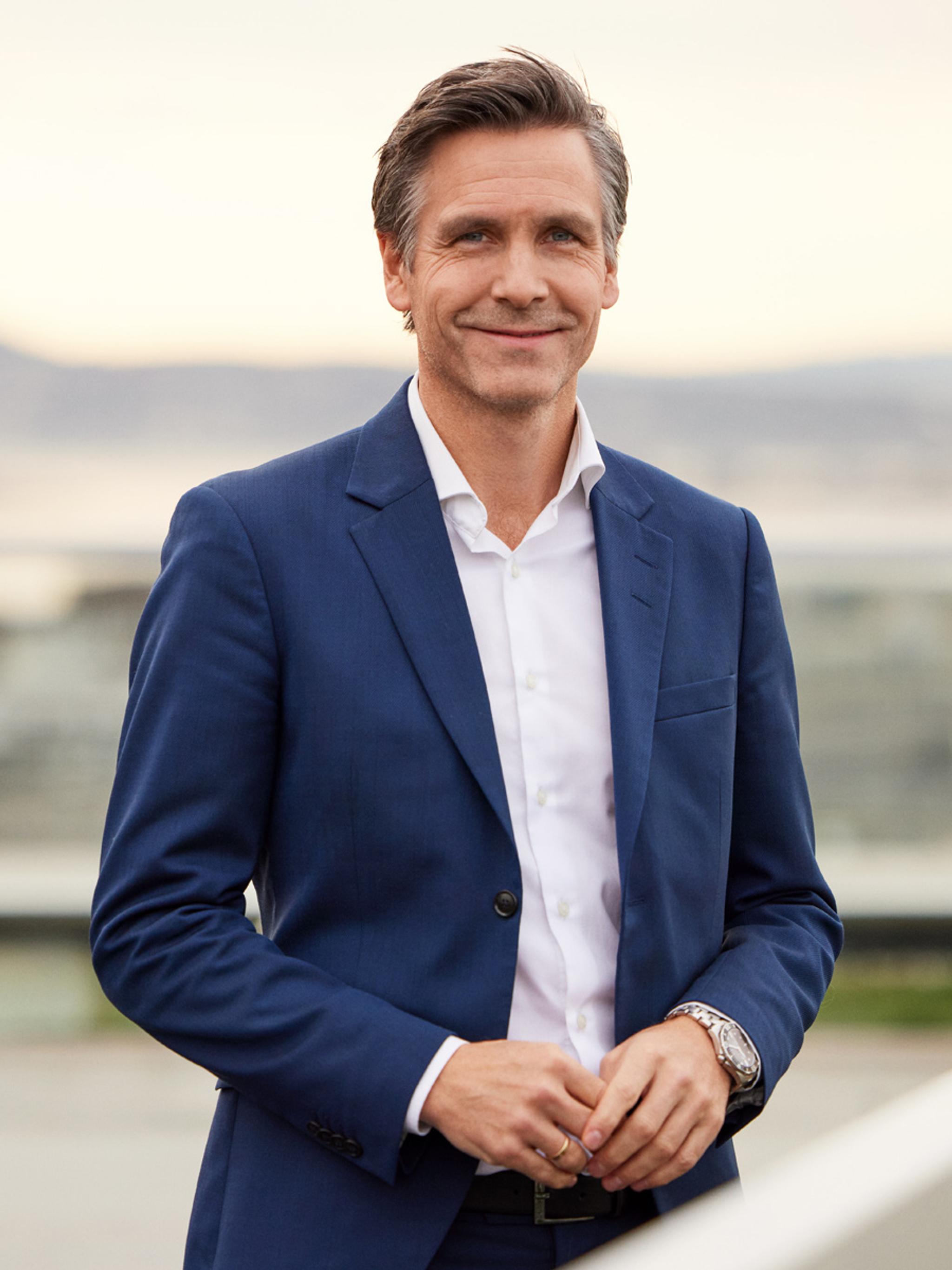Hvilke sentrale frister finnes i entreprisekontrakter?