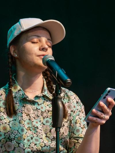 Hangyás Eszti