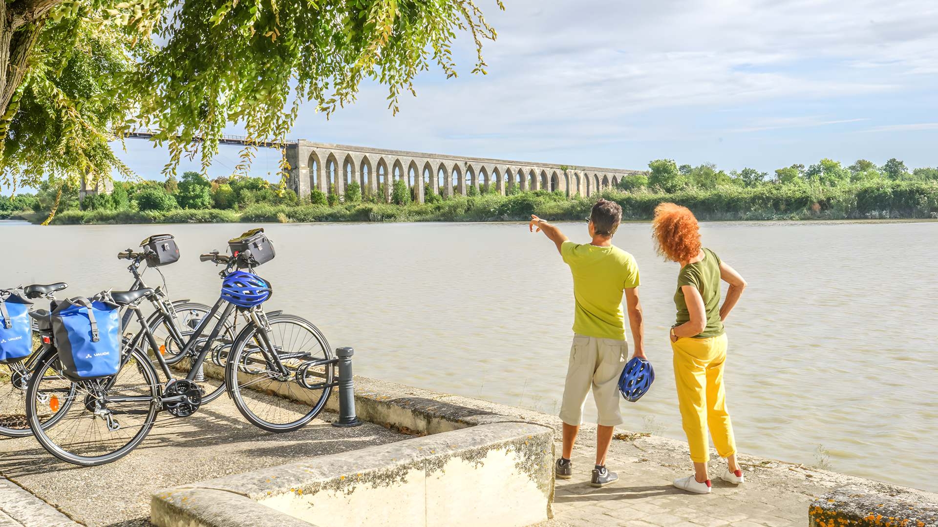 Le Pont Suspendu à Tonnay-Charente