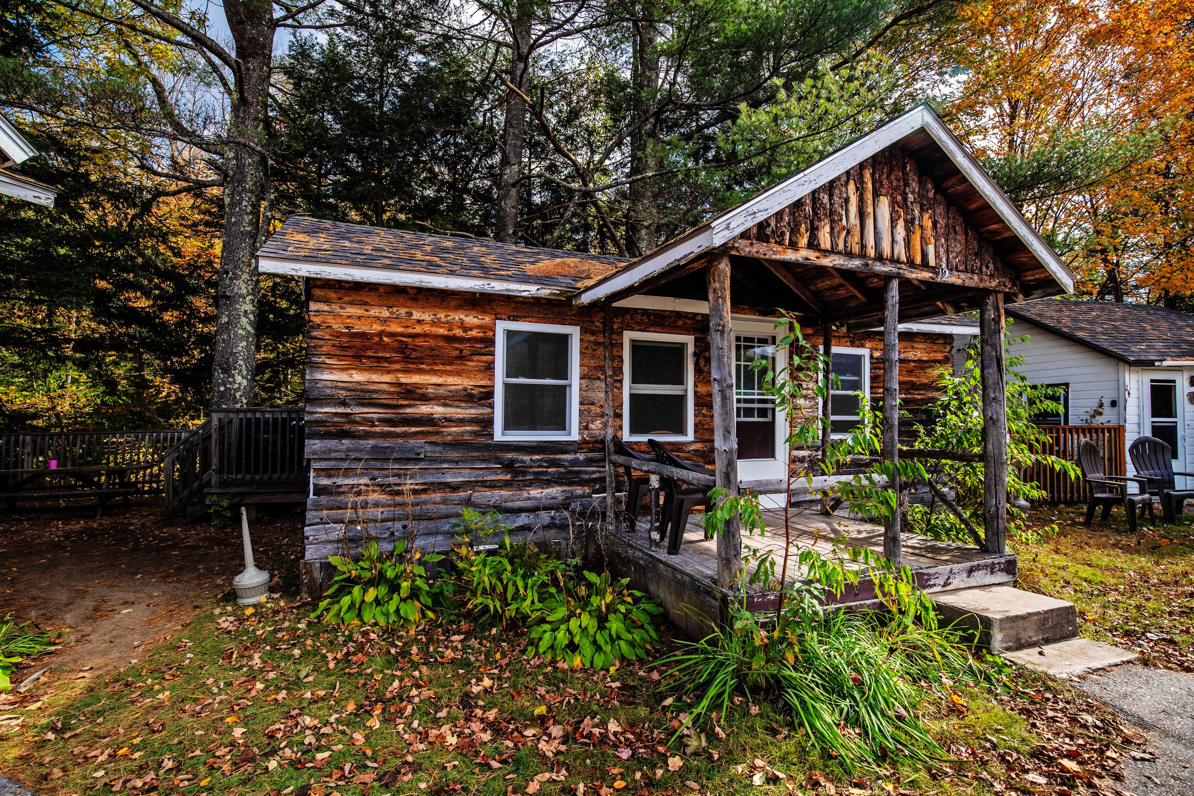 Proximity to Cabin 14 and shared outdoor space makes Eagle Cliff perfect for larger groups. #EagleCliff #PemiCabins #PemigewassetRiver #RusticCabin