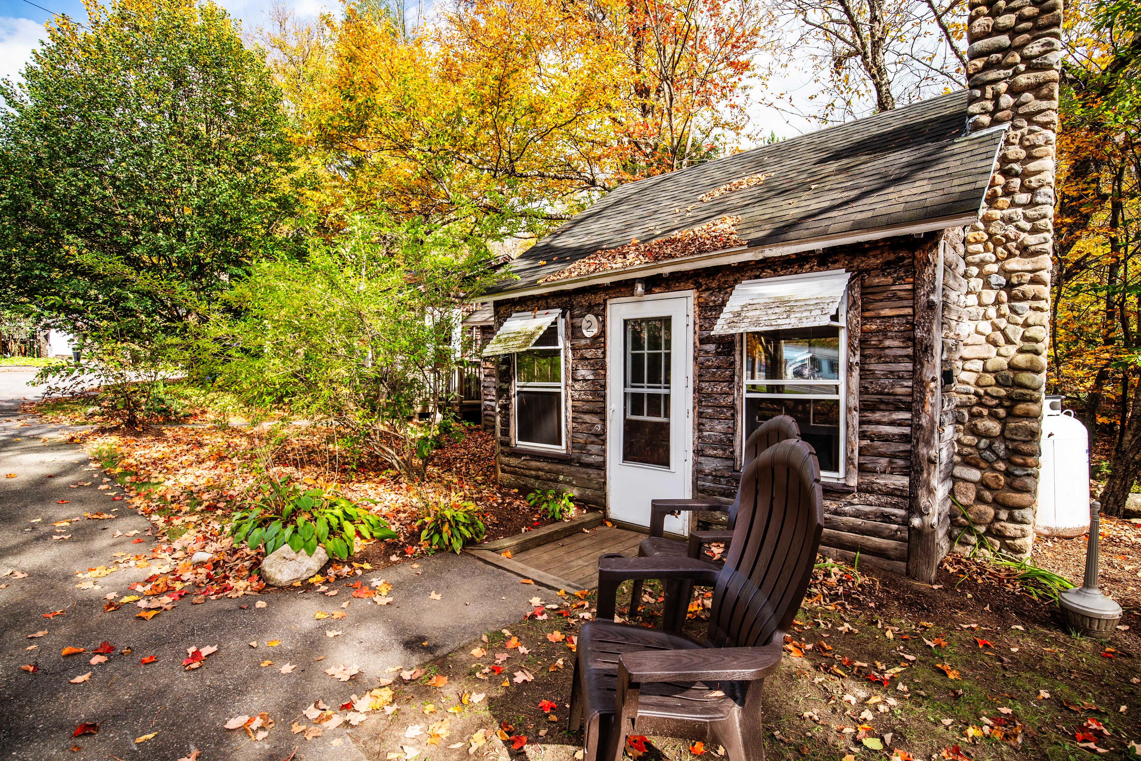 The Moose's Antler: A charming riverfront cabin in the heart of the White Mountains. #YearRoundComfort #VacationRental #PlaygroundFun #OutdoorGrill #FamilyVacation