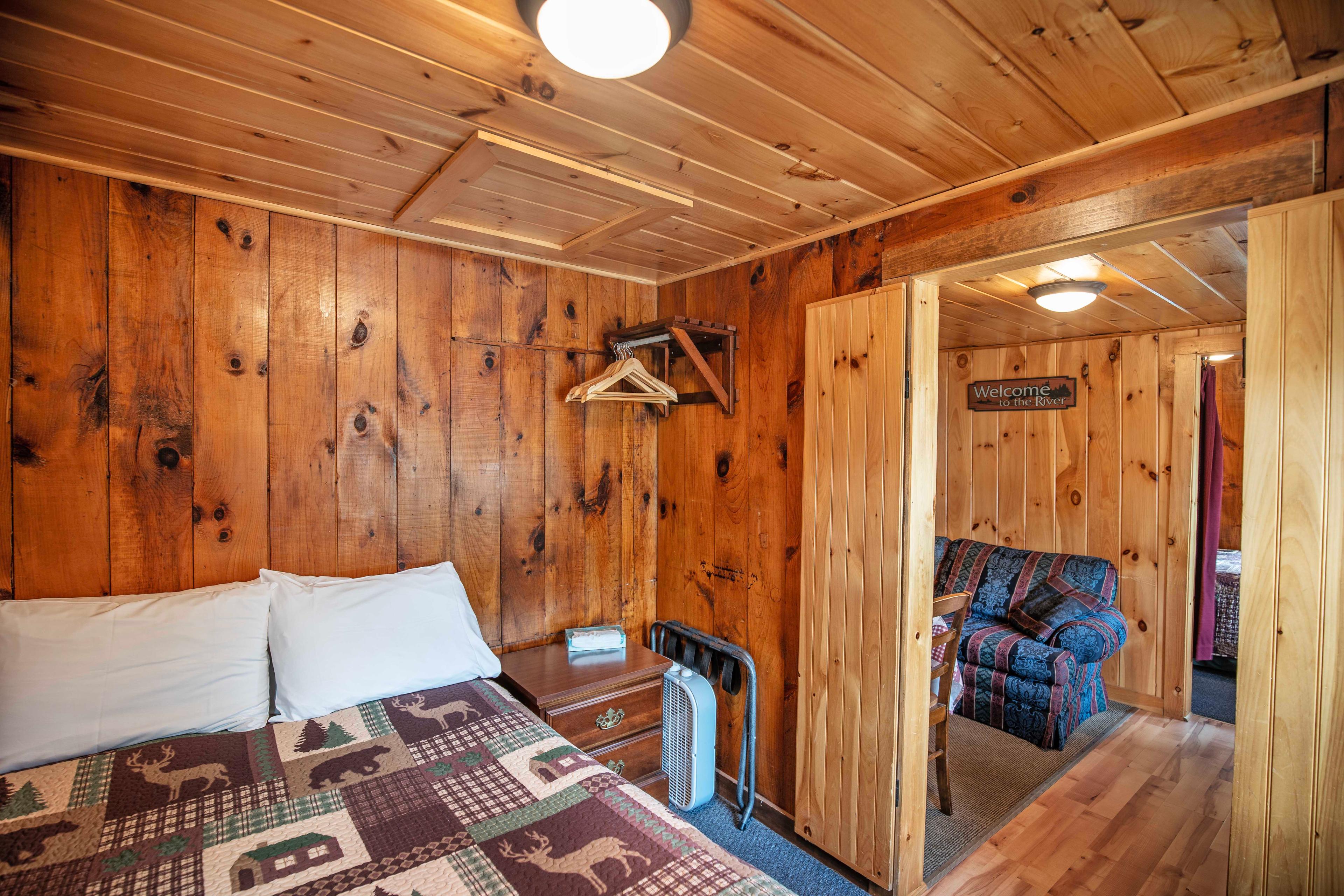 Family-friendly getaway at Eagle Cliff cabin, Pemi Cabins. #RusticCabin #WhiteMountains #FamilyGetaway #GroupTravel