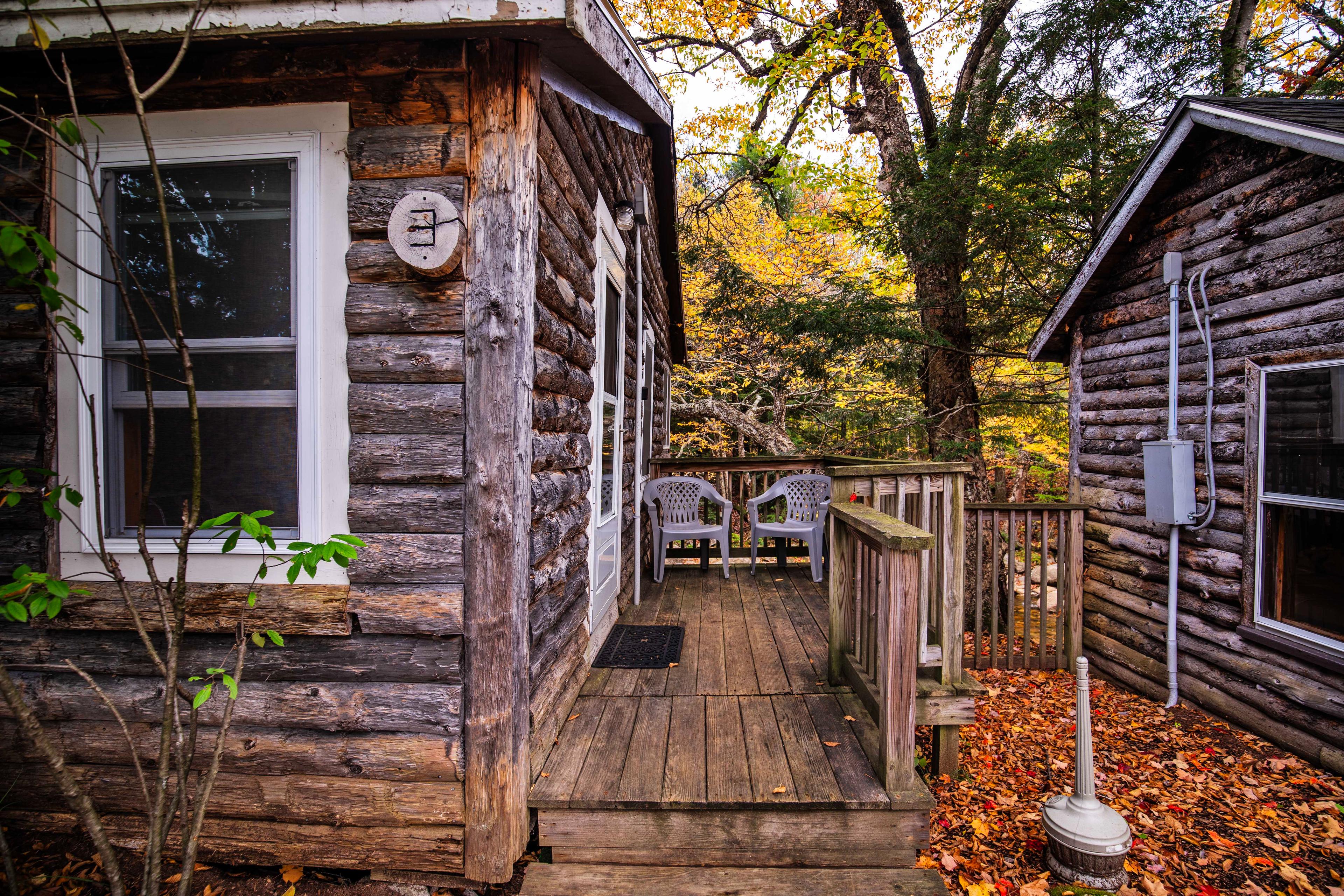 Fox Hollow: A delightful riverfront cabin in the heart of the White Mountains. #AdventureAwaits #EscapeToNature #MountainViews #TravelNH