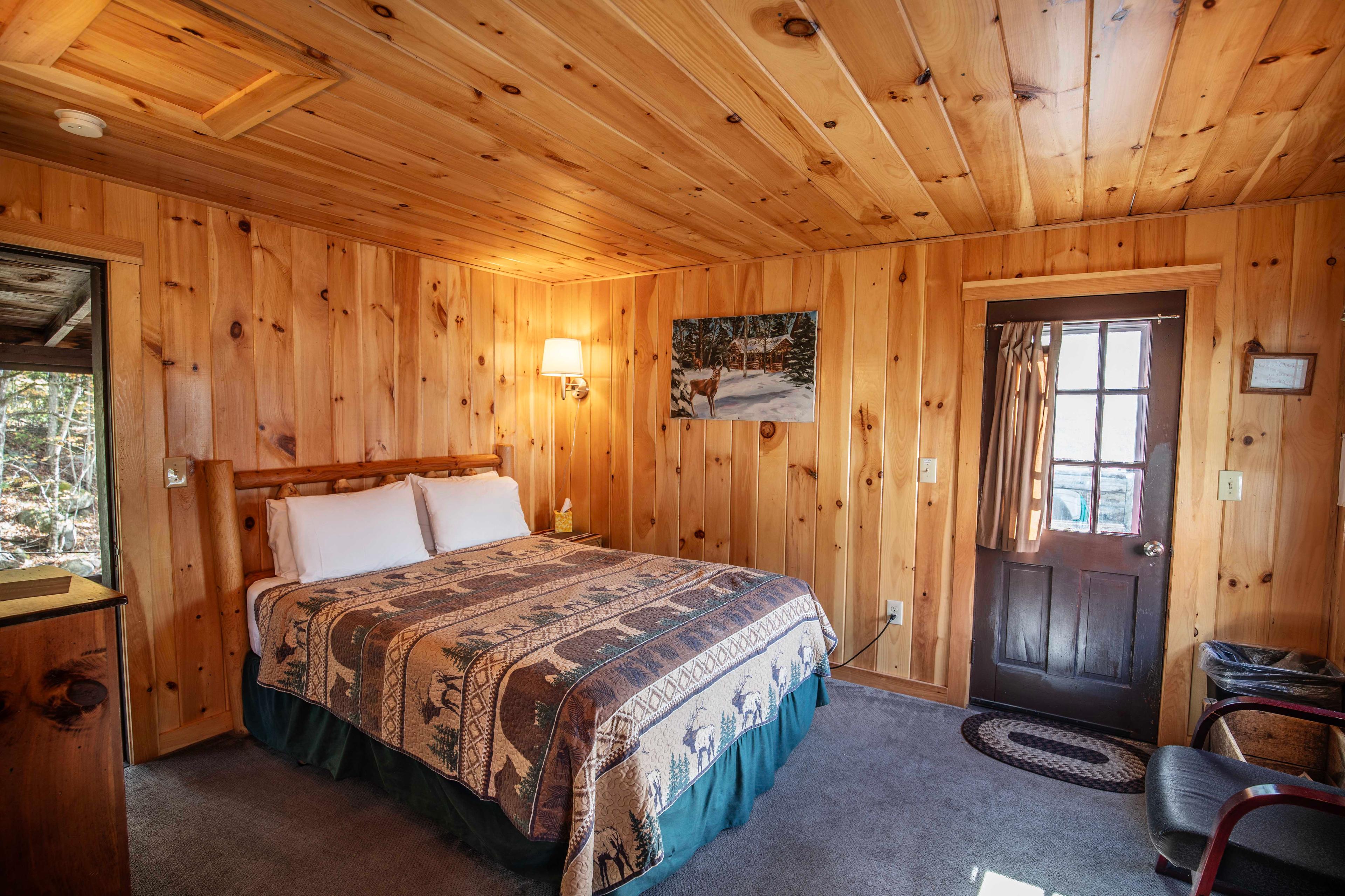 Rustic and comfortable accommodations at Deer Haven in Lincoln, NH. #MountainRetreat #RomanticGetaway #UnforgettableGetaway #CabinInTheWoods #RelaxationSpot