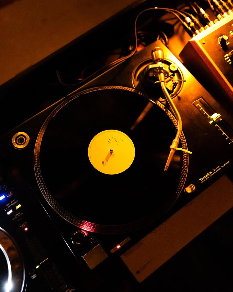 Vinyl press & artwork