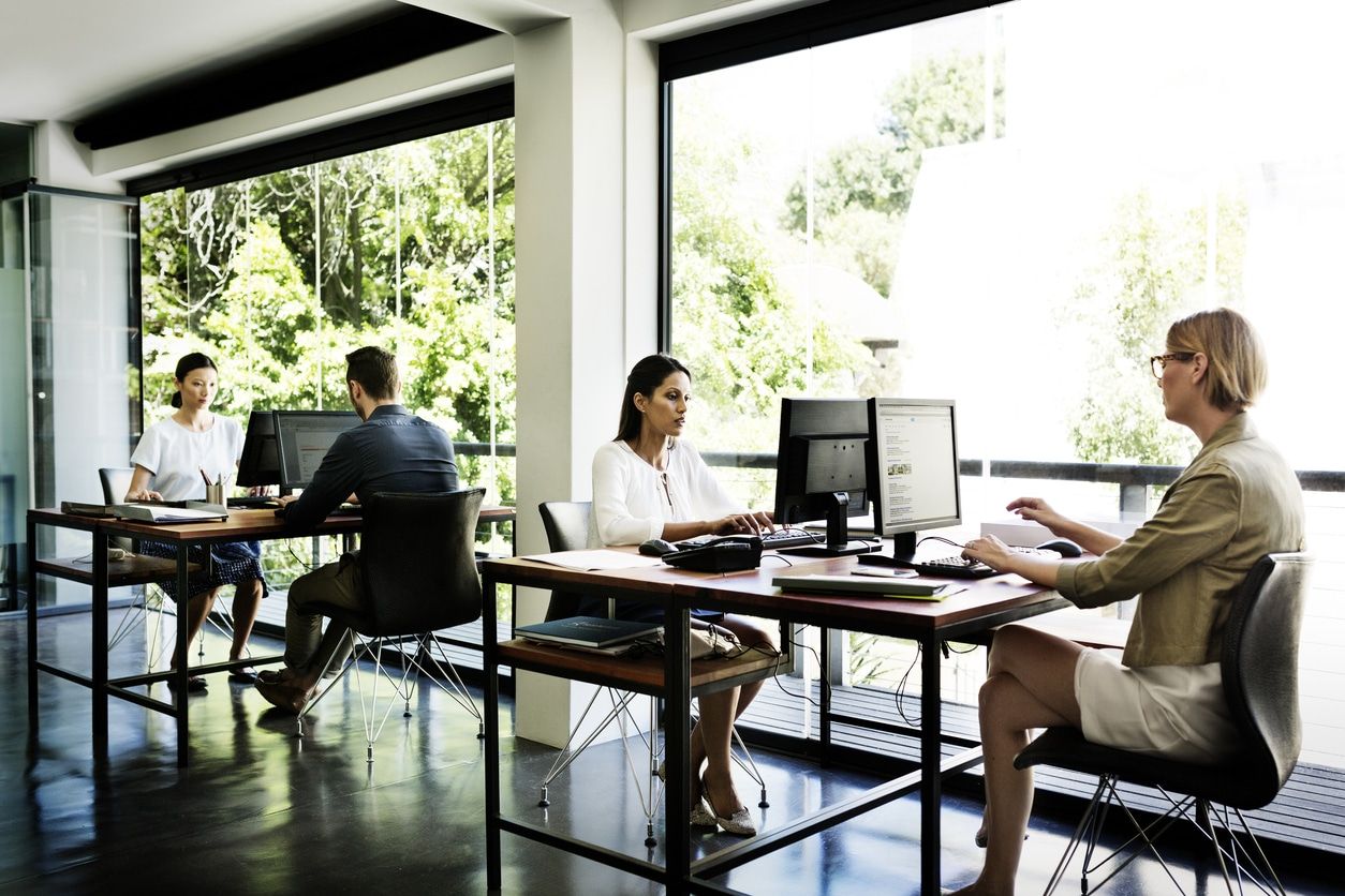 Full-Spectrum Bulbs vs Natural Light: An Analysis of Benefits
