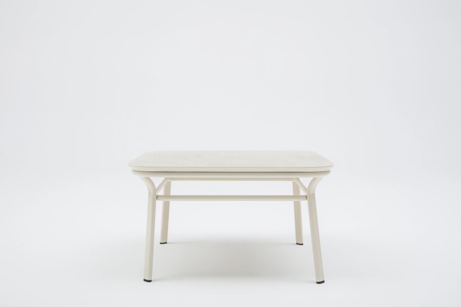 Grace – elegantný stolík pre sofistikované priestory – obrázok 3