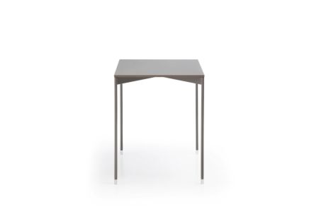 Chic Tables CS30 – kolekcia ľahkých stolov na široké použitie