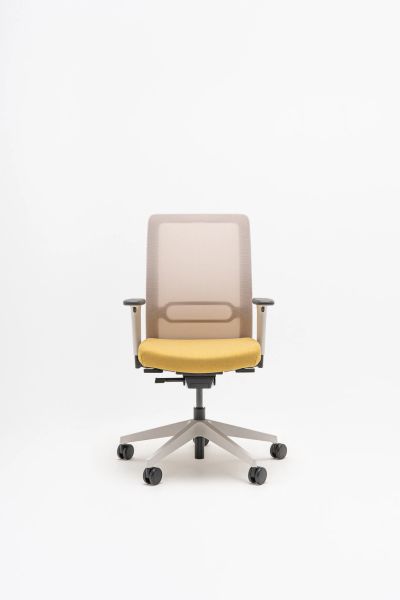 Ergonomická kancelárska stolička Leo so sieťovaným operadlom a žltým sedákom na kolieskach