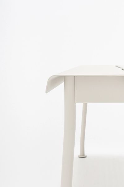 Flaner – minimalistická outdoorová lavica – obrázok 8