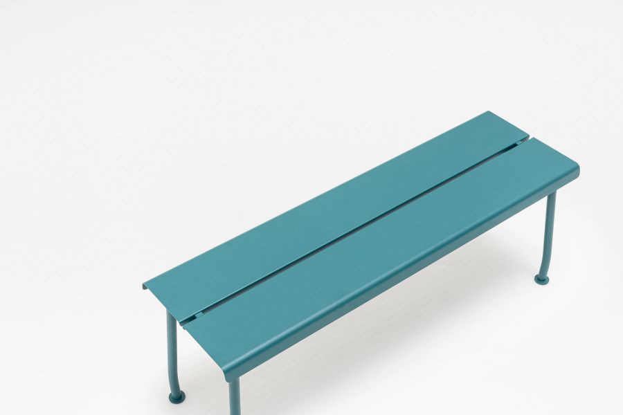 Flaner – minimalistická outdoorová lavica – obrázok 4