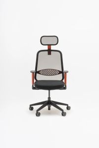 Ergonomická otočná kancelárska stolička Astro s opierkou hlavy a sieťovaným operadlom na kolieskach