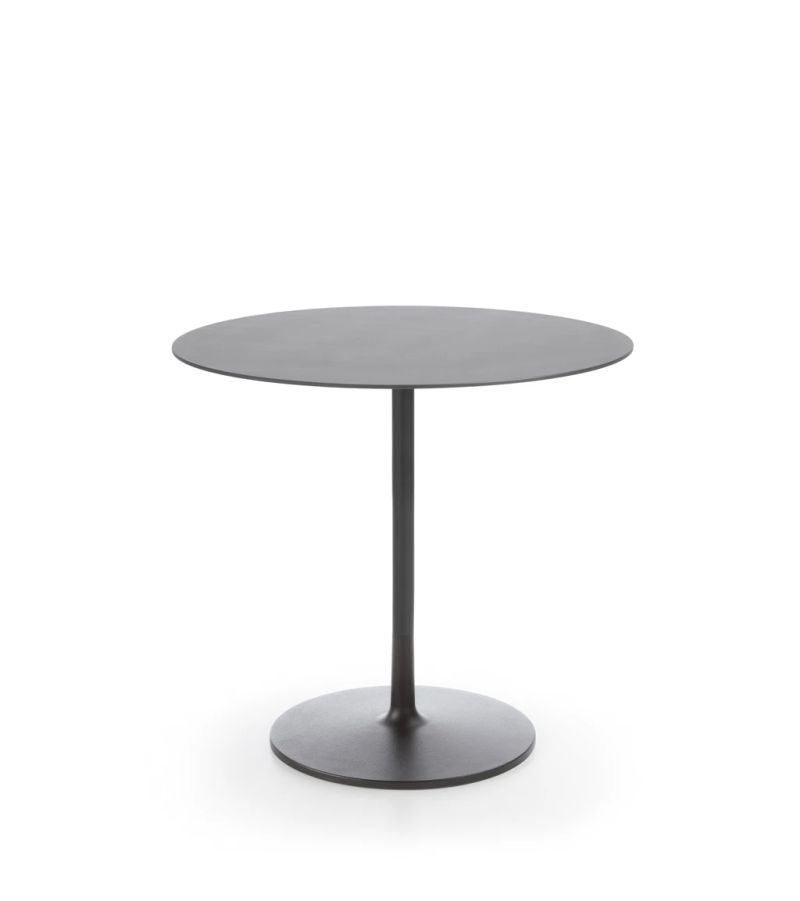 Chic Tables RR20 – kolekcia ľahkých stolov na široké použitie