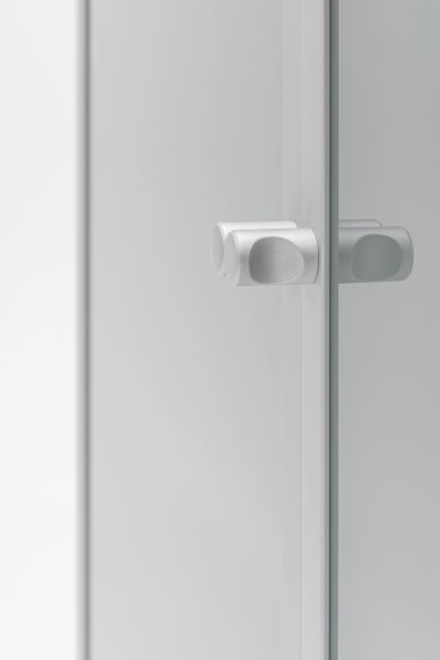 Standard – skrine s presklenými dverami – obrázok 8