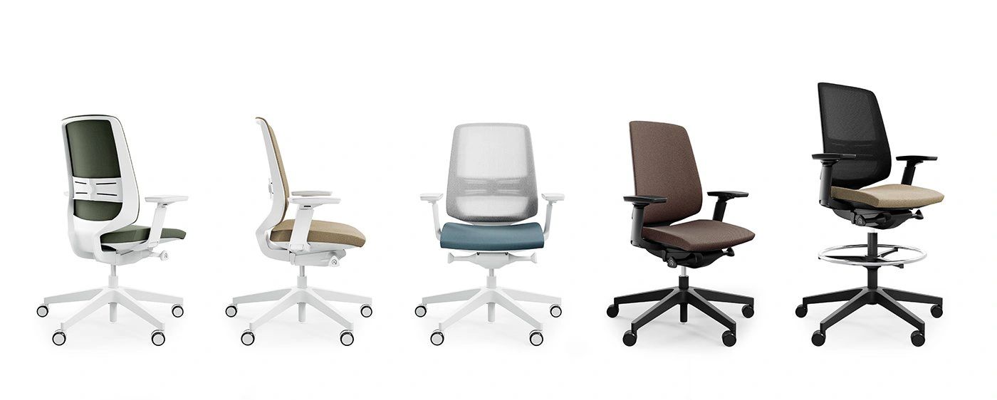Kancelárske stoličky LightUp v rôznych farebných a výškových prevedeniach na bielom pozadí