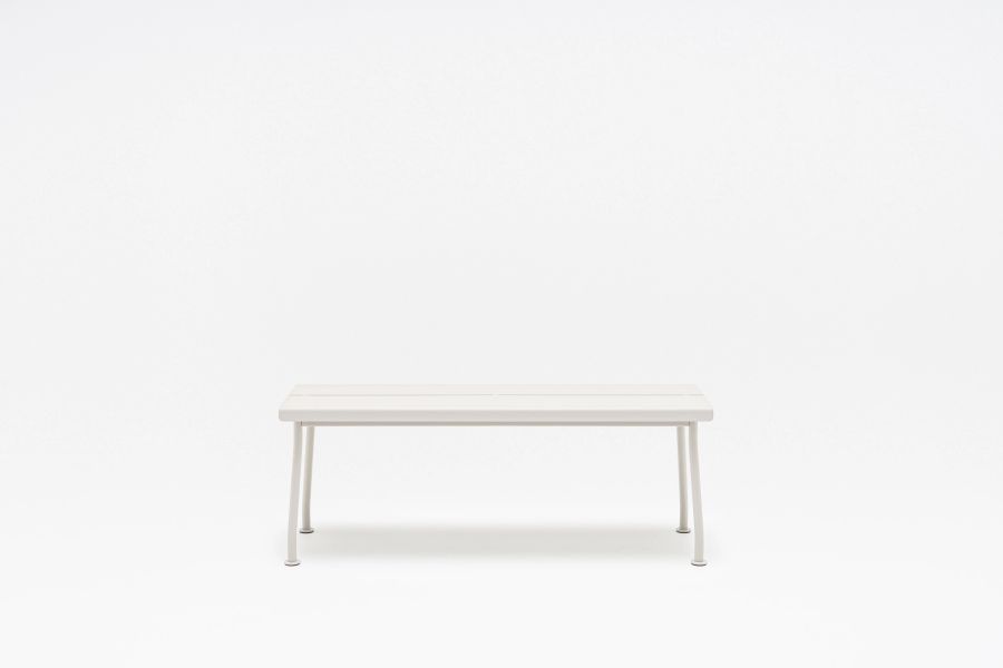 Flaner – minimalistická outdoorová lavica – obrázok 5