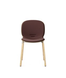 Noor Wooden legs – nadčasová stolička pre galérie aj kaviarne
