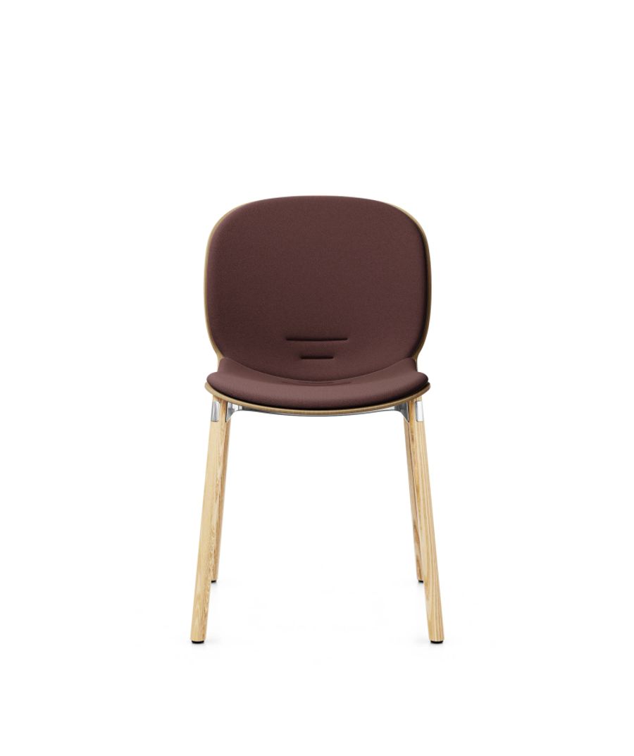 Noor Wooden legs – nadčasová stolička pre galérie aj kaviarne