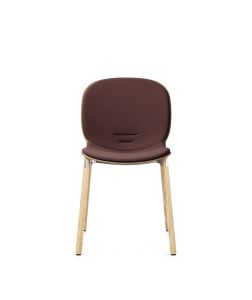 Noor Wooden legs – nadčasová stolička pre galérie aj kaviarne