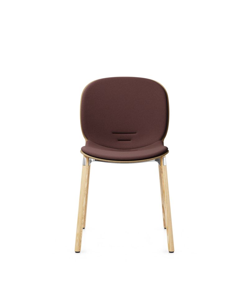 Noor Wooden legs – nadčasová stolička pre galérie aj kaviarne