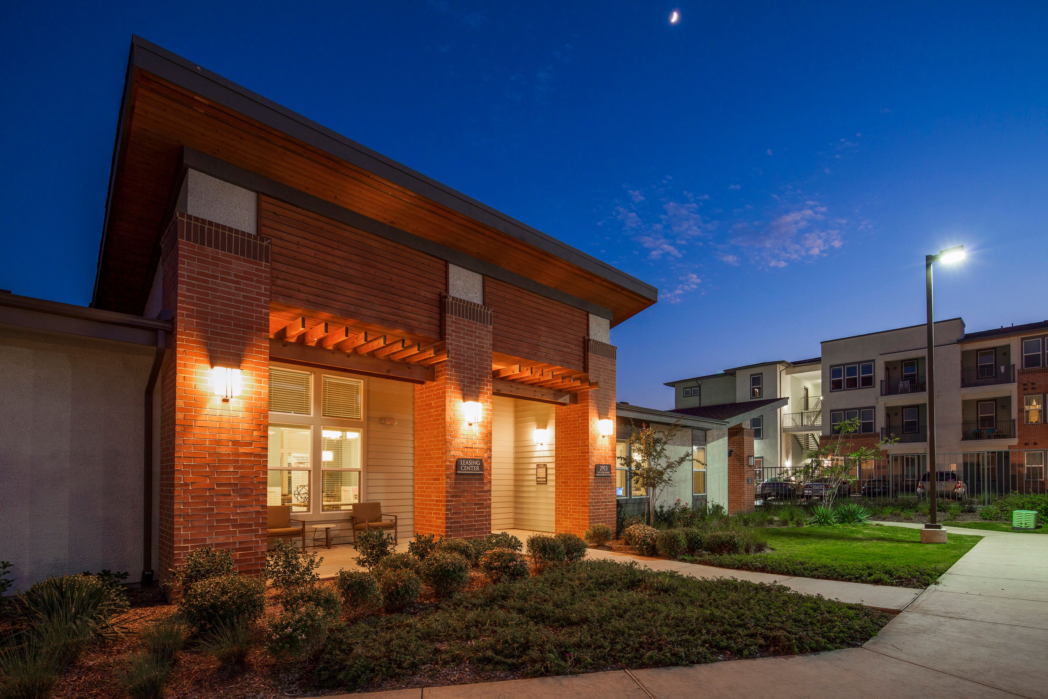 Encino Pointe 7 of 10