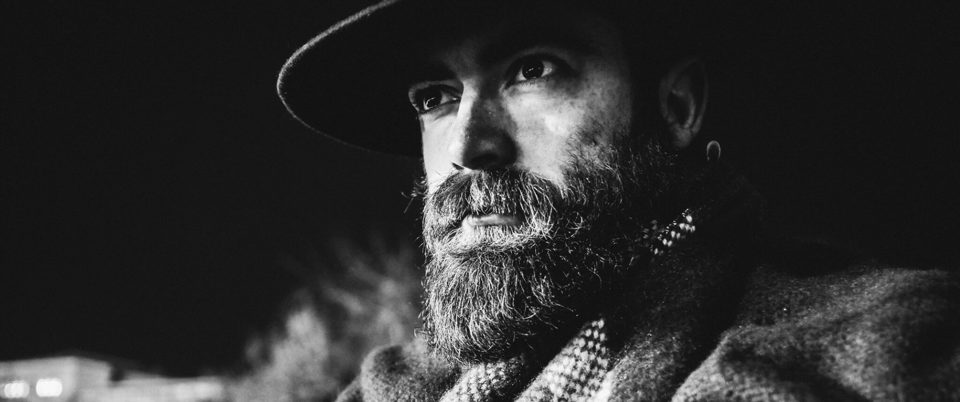 På kobberslangens vis