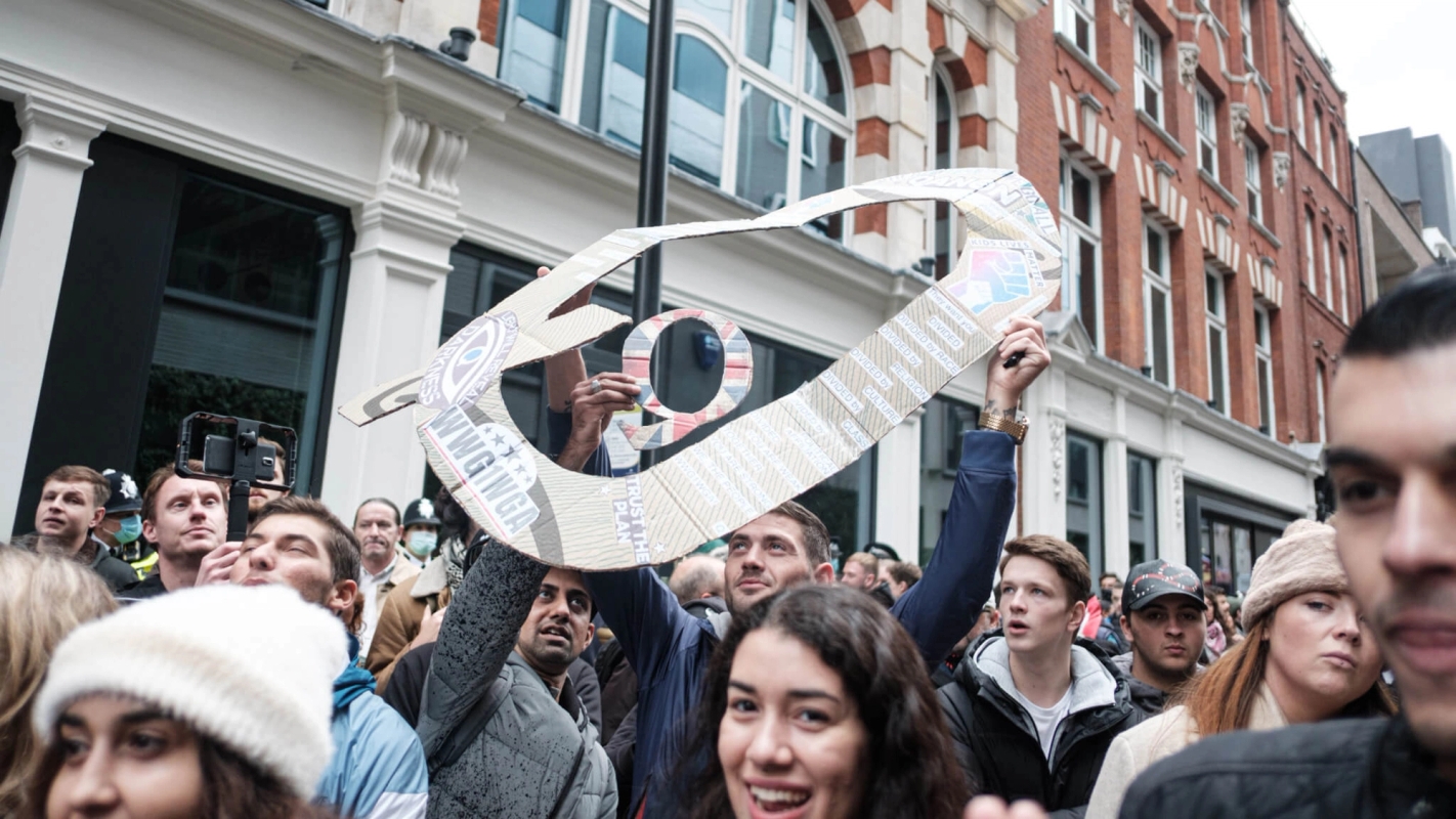 Kast ikke dine perler for konspirasjonsteorier