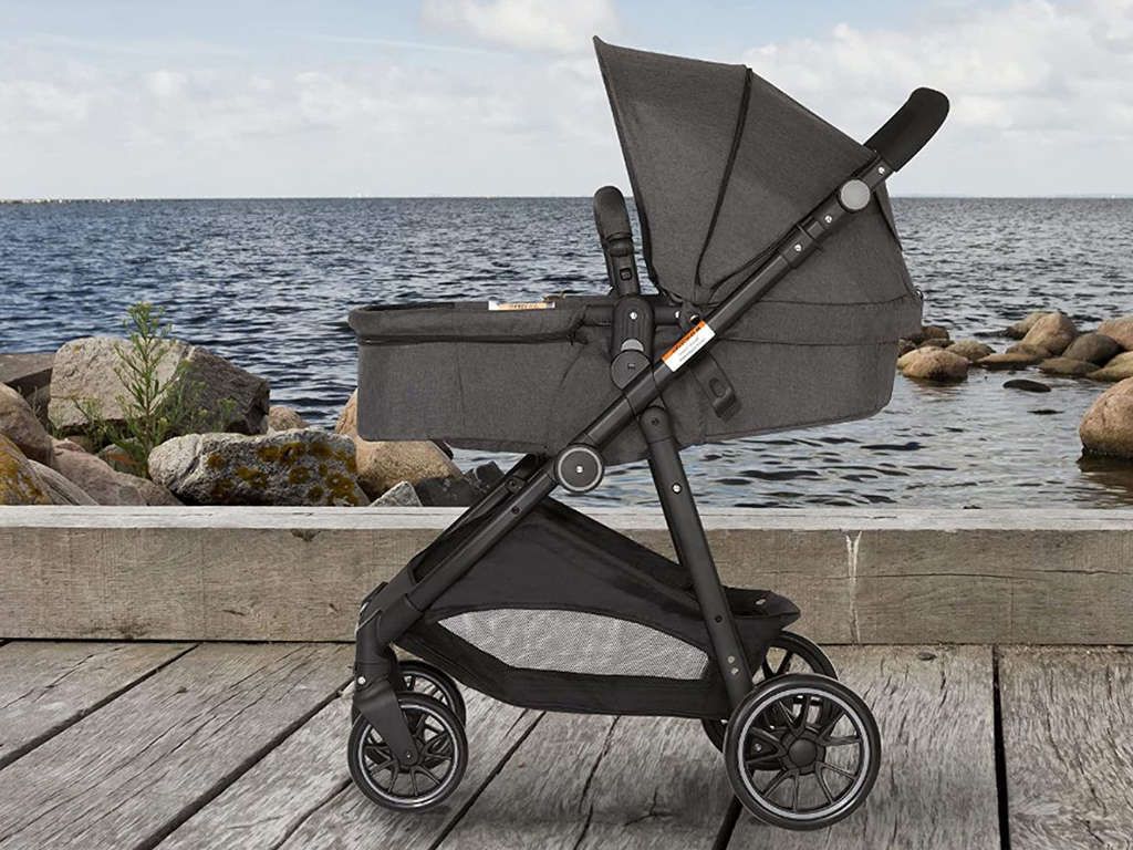 Jogging stroller with three wheels and shock absorption for active parents