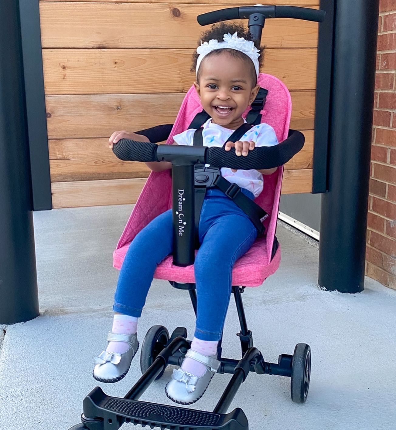 Dream On Me Lightweight and Compact Coast Rider Stroller ideal for travel and city errands