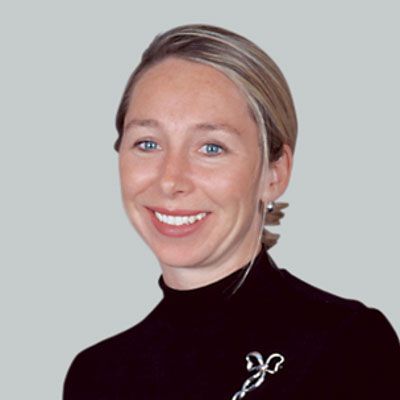 Barbara Reed headshot