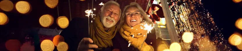 Rødt skib i solnedgang