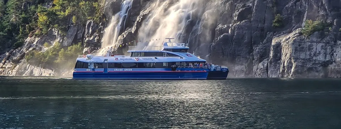 Oplev Preikestolen på fjordcruise