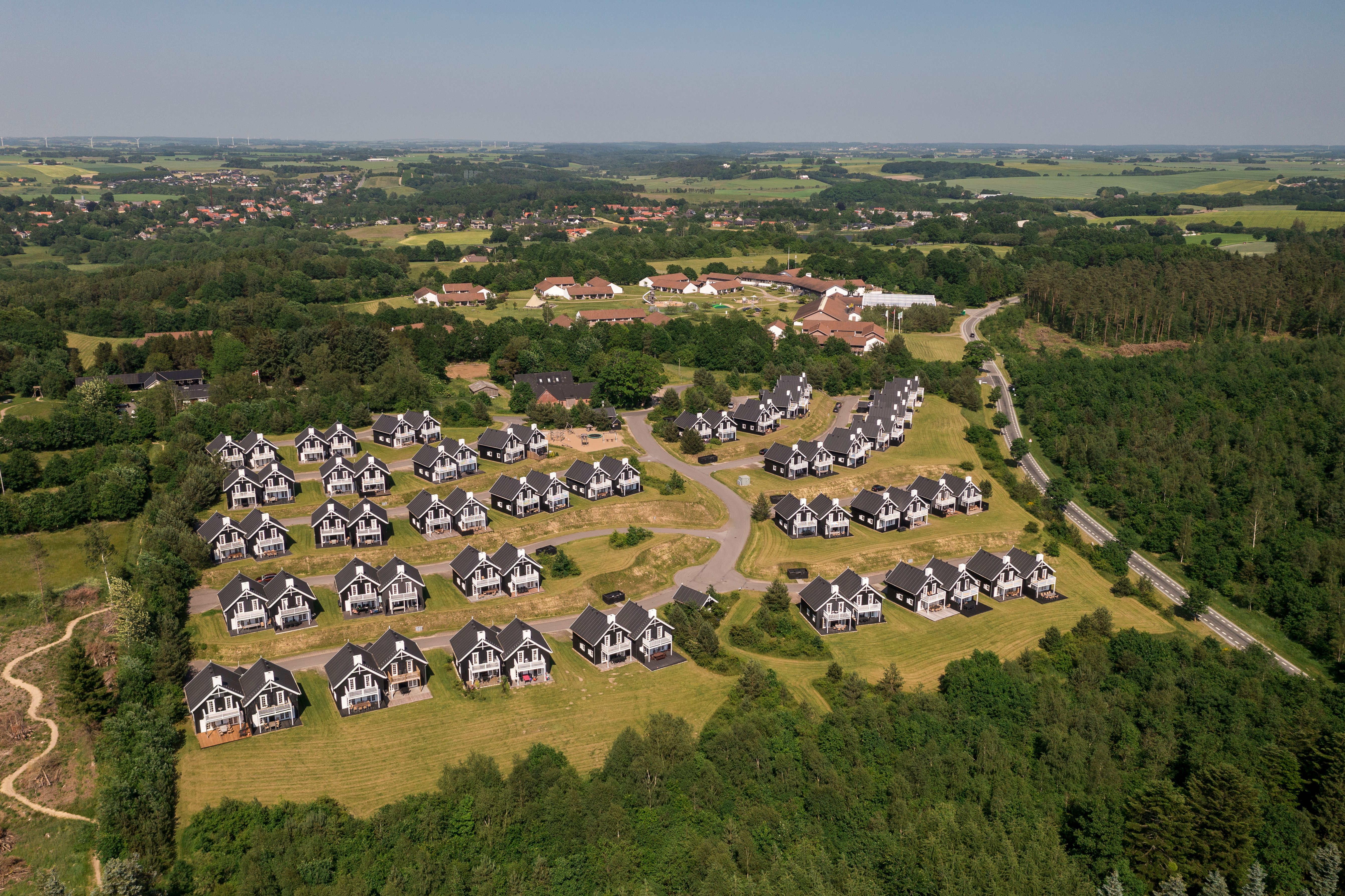 Flyfoto av feriesenteret.