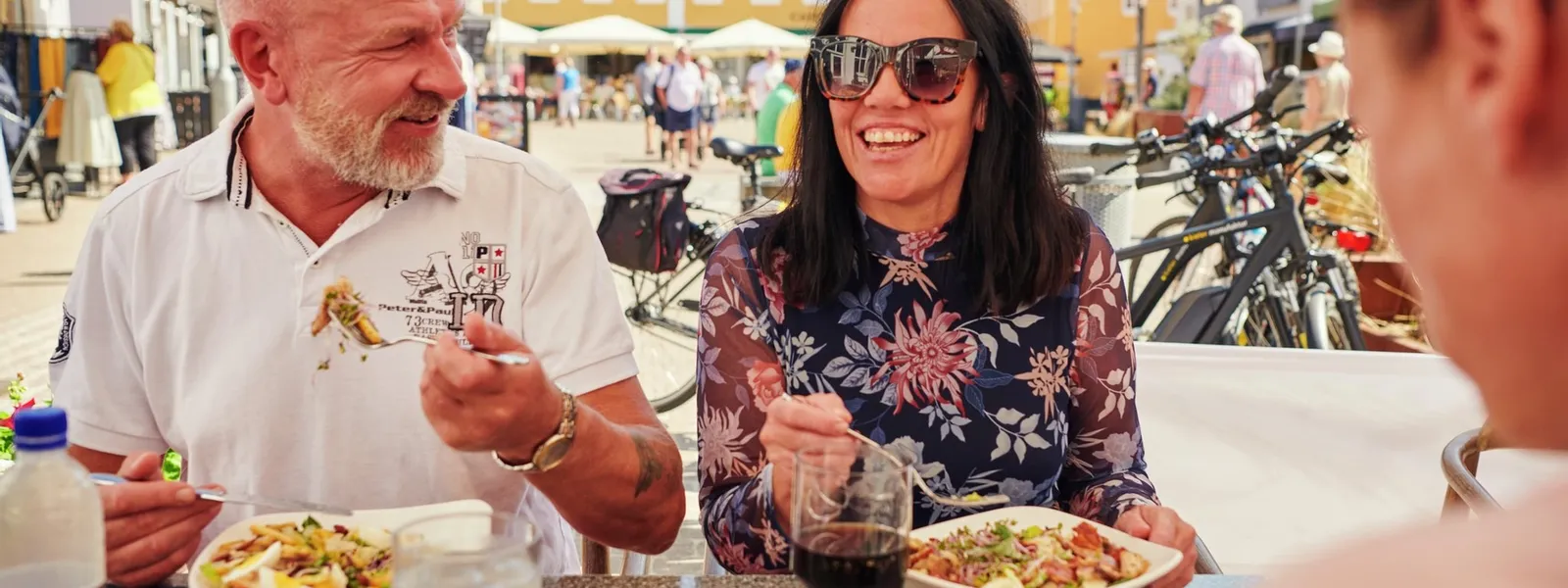 Det er veldig mye godt å få både på tallerken og i glass når du har føttene på dansk jord. Foto: Fjord Line