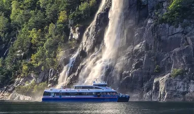 Fjordfahrt auf dem Lysefjord