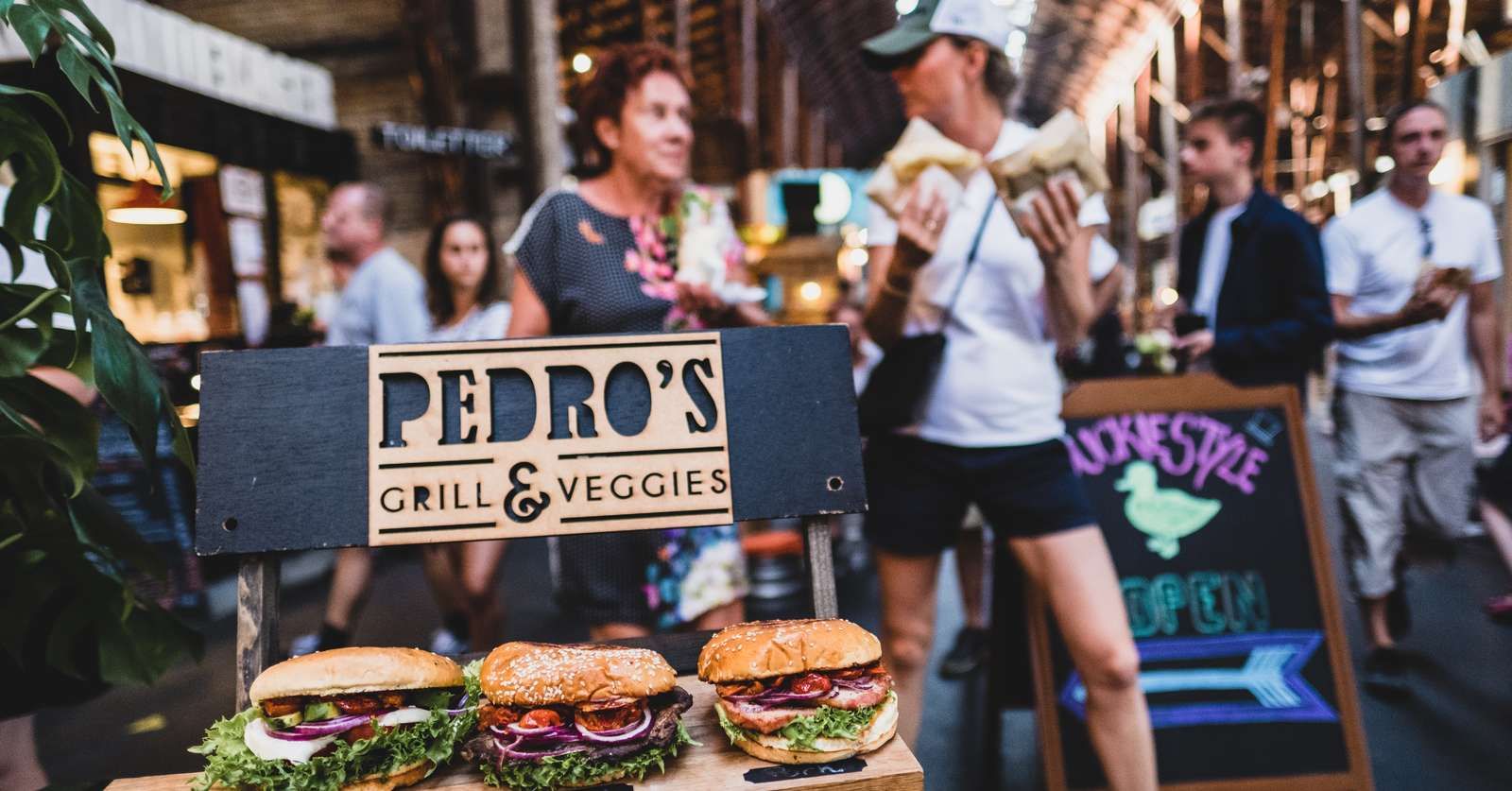 Mat og drikke er det et rikt med alternativer av. Her fra Storms Pakhus (streetfood). Foto: Visit Odense