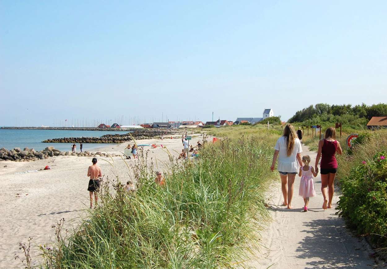 Sæby ligger nærmest på stranden. Foto: Visit Denmark