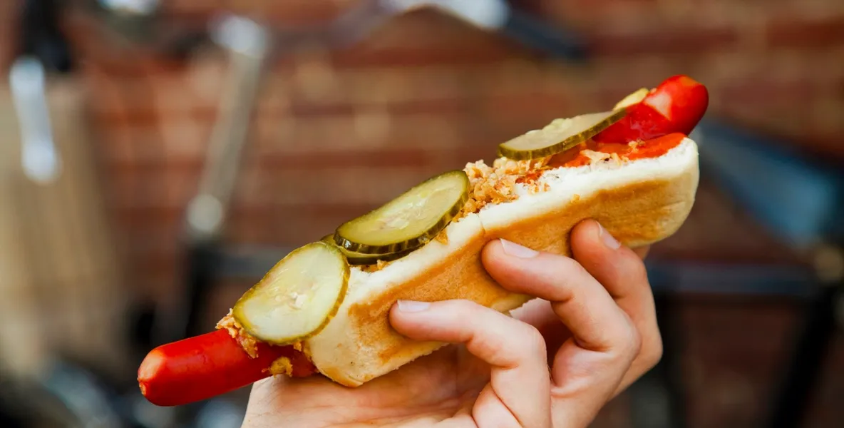 pølsespisende karer