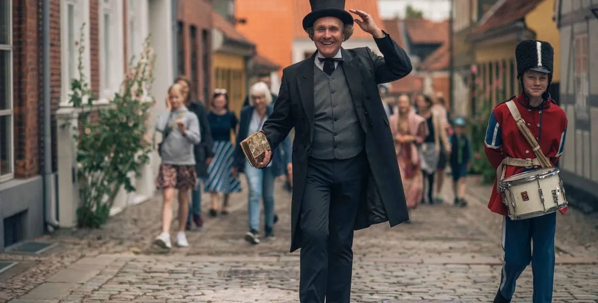 H.C. Andersen er meget sentral i Odense, snart 150 år etter sin død. Foto: Visit Odense