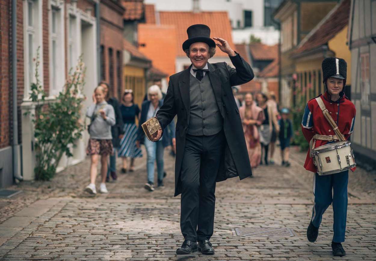 Dikteren H.C. Andersen er sentral i Odense og du merker hele tiden hans nærvær. Foto: Visit Denmark/Visit Odense