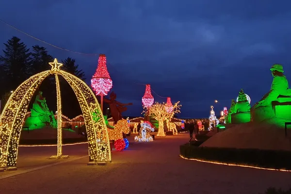 Skulpturparken Blokhus er et vakkert skue i julen. Foto: Kulturhuset & Skulpturparken Blokhus