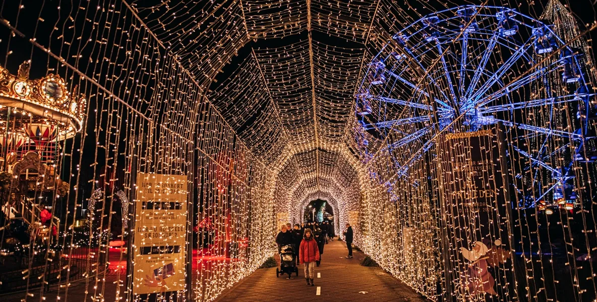 Foto av lystunnel i Tivoli Friheden.
