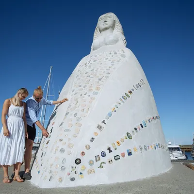 Par utforsker "Fruen fra havet"