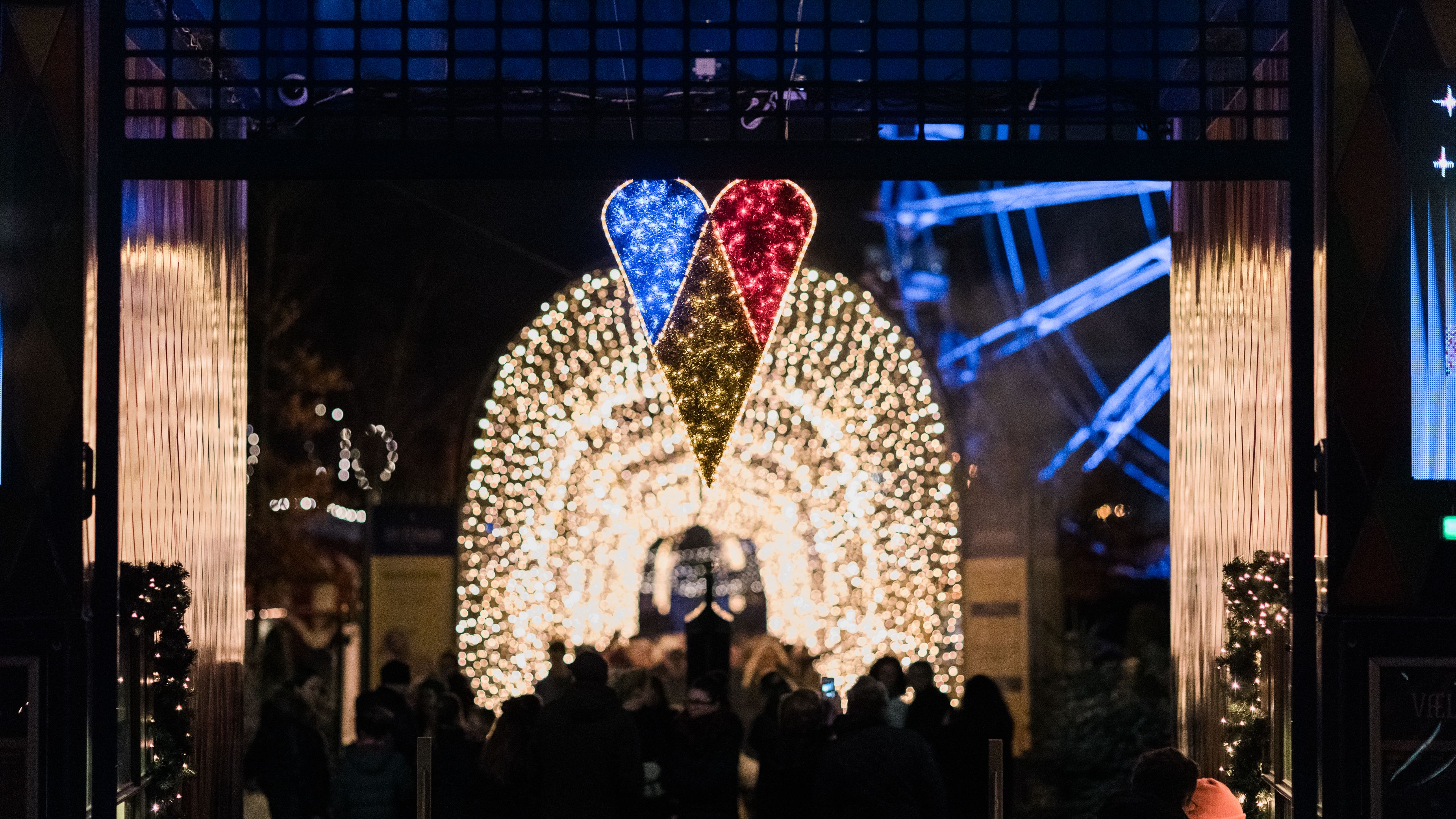 Julemarkedet er en fantastisk og fortryllende opplevelse for store og små. Foto: Tivoli Friheden