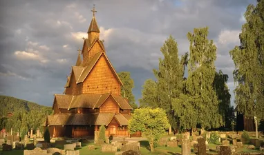 Stabkirche Heddal – Norwegens „gotische Kathedrale aus Holz“