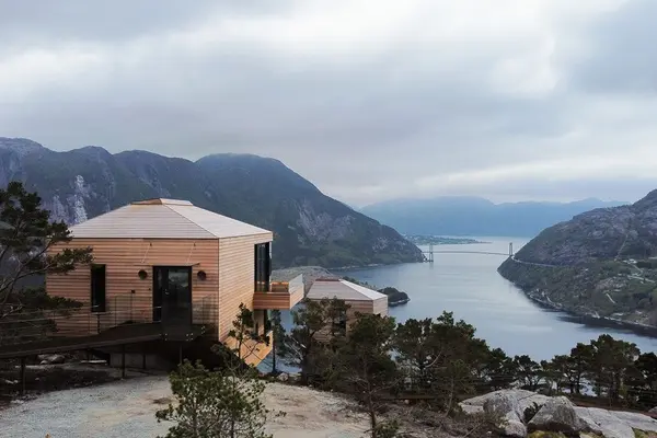 Bolder Skylodge ved Lysefjorden