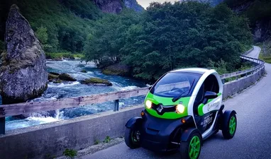 Erkunden Sie Aurlandsdalen in Flåms kleinen Elektroautos