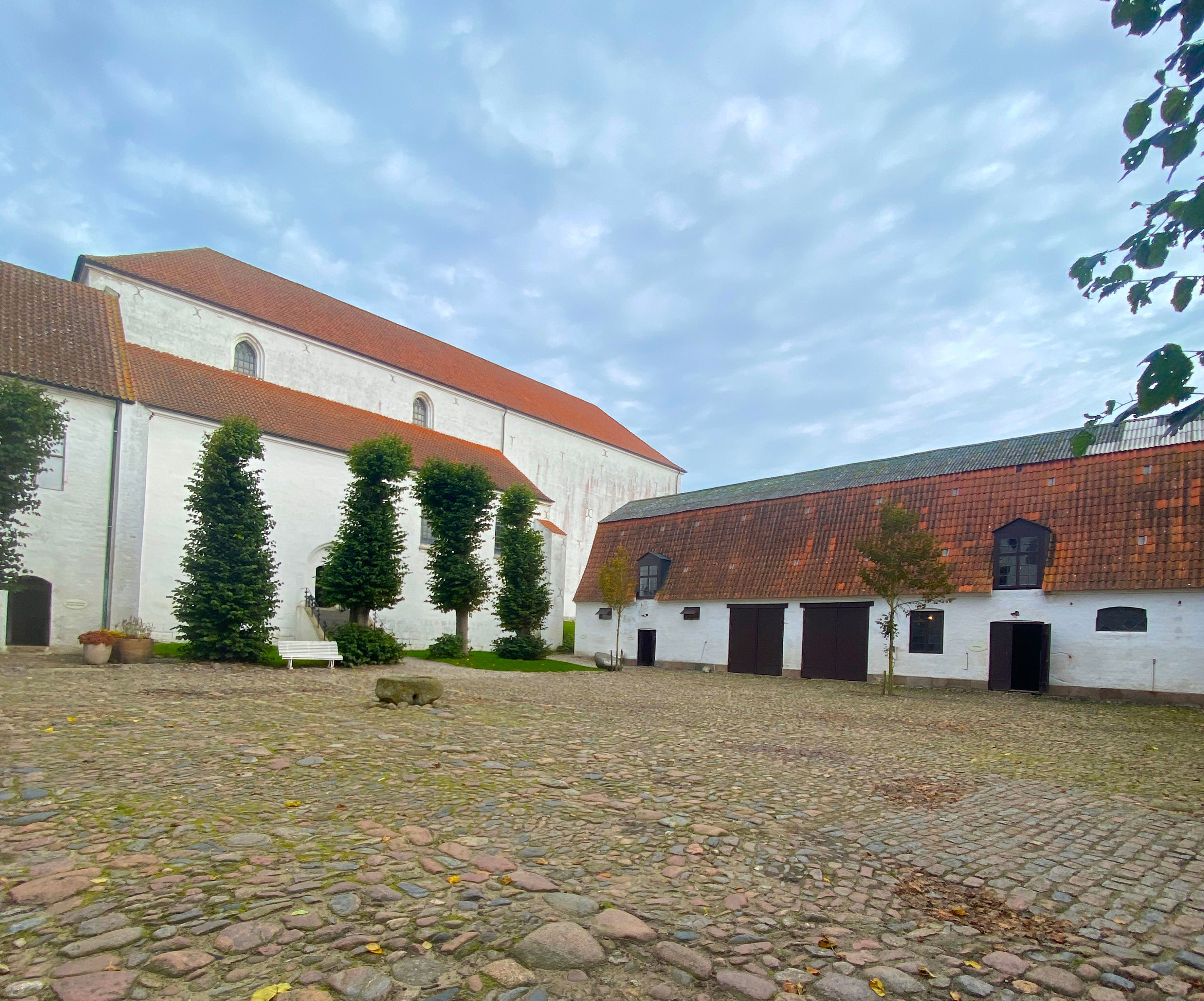 Borggården er et imponerende skue. Foto: Fjord Line